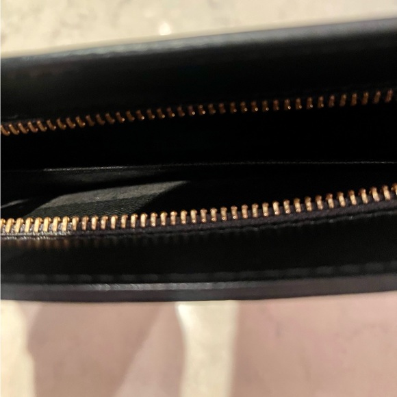 Authentic Louis Vuitton Vintage Epi Leather Pochette Homme Clutch - Picture 4 of 7